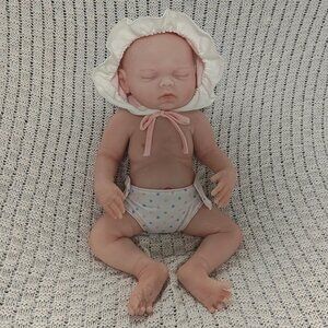 40cm Closed Eyes Platinum Silicone Sleeping Cute Newborn Reborn Baby Girl Dolls
